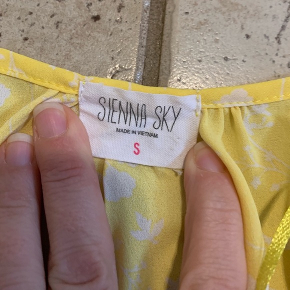 💜 Sienna Sky Yellow & White Floral Smocked Bodice Maxi Dress S Cottagecore Midi - Picture 4 of 6